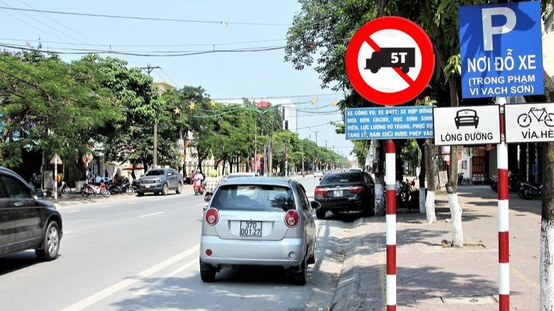 Biển báo cấm xe tải 2 5t