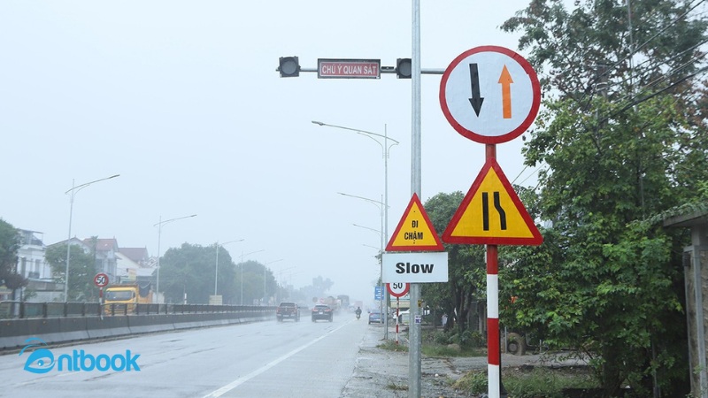 biển báo đi chậm