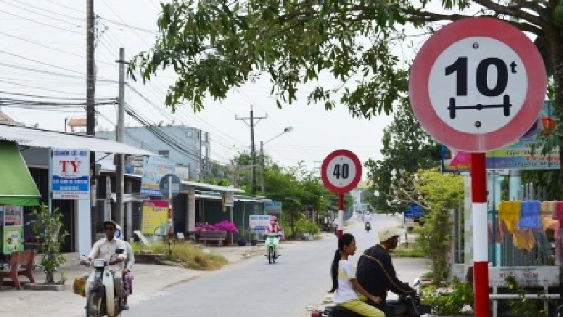 Biển cấm tải trọng trục xe P.116