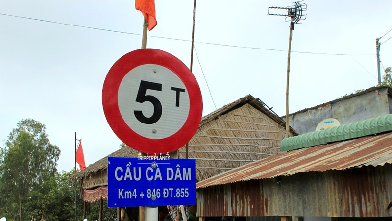 Biển cấm tải trọng và tổng tải trọng