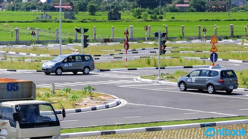 Bộ sách lý thuyết thi bằng lái xe ô tô