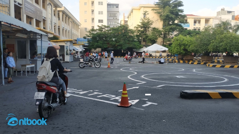 Thi bằng lái xe máy bao nhiêu câu